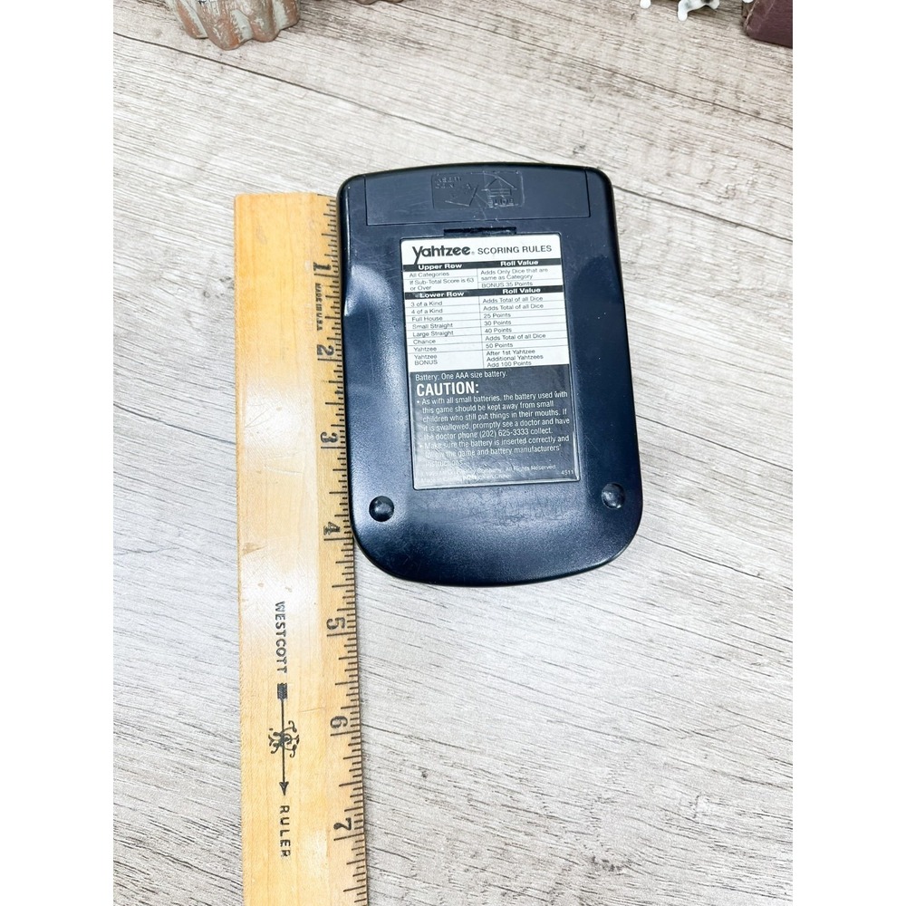 Vintage 1995 Yahtzee 4511 Solid Black Electronic Handheld Portable Game *WORKS* - Picture 2 of 4